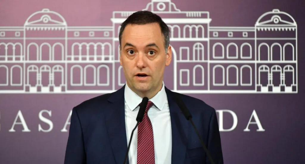 Manuel-Adorni-1024x553